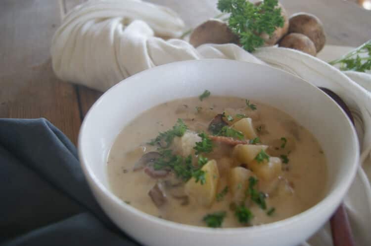 Mushroom & Bacon Potato Chowder - hearty, comforting and delicious. #grainfree #glutenfree #paleo